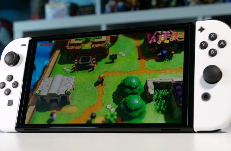 Switch OLED viene con un protector de pantalla instalado, Pero, por favor, no lo quite, Dice Nintendo