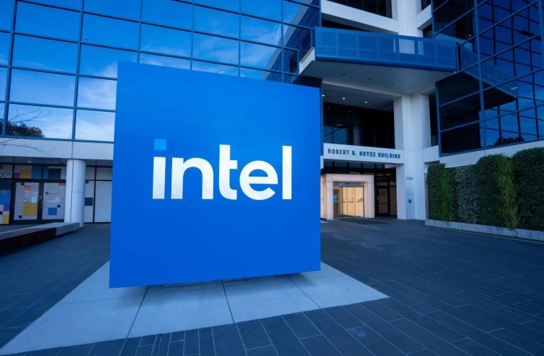 Intel Won’t Compete Against NVIDIA’s High-End AI Dominance Soon, Starts Laying Off Over 2,200 Workers Across US